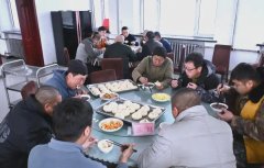 粥香暖岁末 初心润人心——郑州阿道腊八暖心行动诠释极致人文